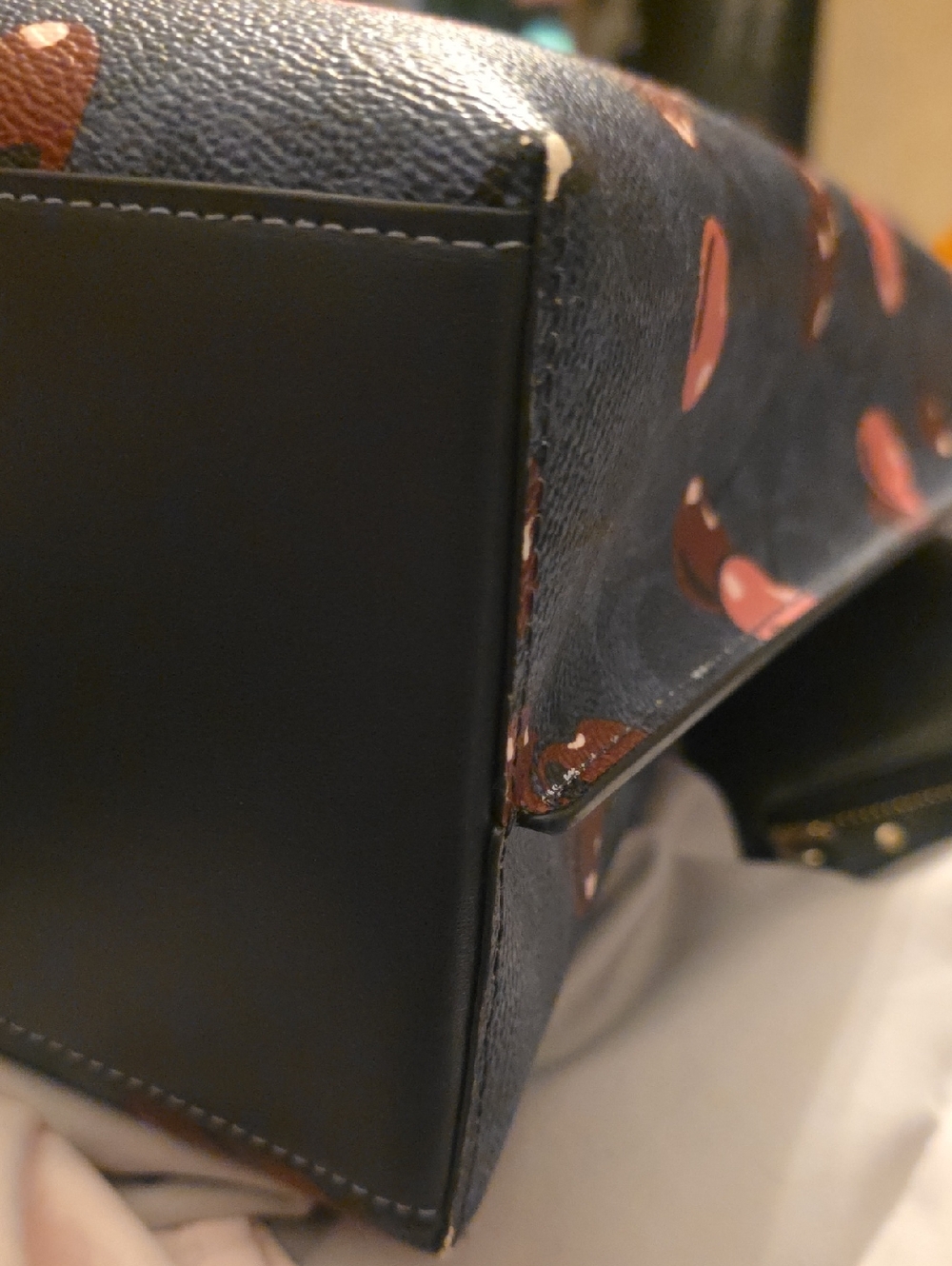 🍒Coach🍒Mollie City Tote🍒 Signature Canvas with Cherry🍒 Print Euc Beautiful! - Picture 9 of 10